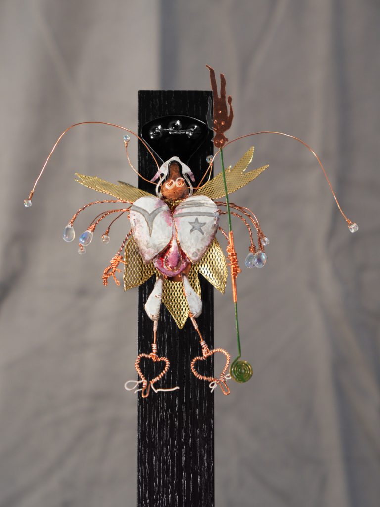 Flora Sculpture - Bleeding Heart - Attention! (Reverie to Grandfather)