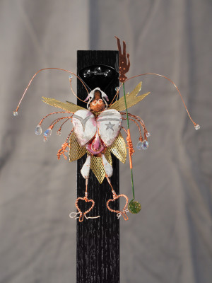 Flora Sculpture - Bleeding Heart - Attention! (Reverie to Grandfather)